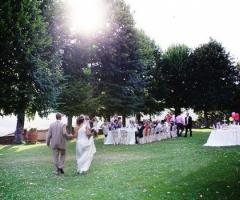 Ricevimento di matrimonio in giardino