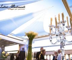 Candelabri e vasi per il ricevimento di matrimonio