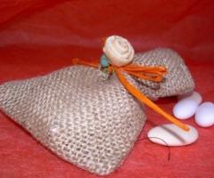 Sacchetto di iuta per le bomboniere di matrimonio