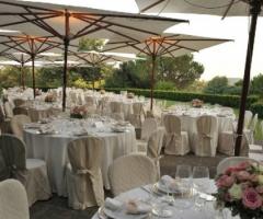 Ricevimento di matrimonio all'aperto