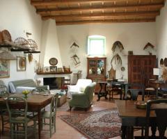 Sala interna dell'agriturismo per matrimonio presso Cefalù (Palermo)