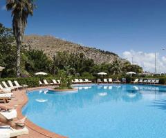 La piscina del Mondello Palace Hotel