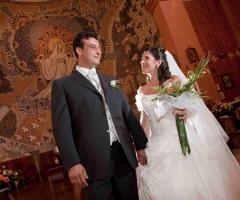 Un tenero sguardo prima di affrontare l'uscita e il lancio del riso.
Castiglionefoto