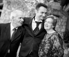 Lo sposo con i genitori