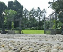 Giardino della villa per il ricevimento di nozze