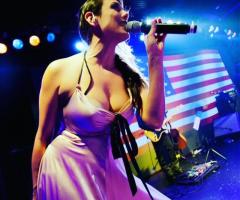 Lara Karuna singing at the MGM