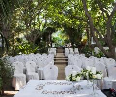 Cerimonia di nozze all'aperto