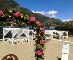 Matrimonio in spiaggia al lago