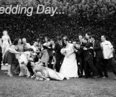 Giovanni Miele Fotografo - Gli sposi con parenti e amici