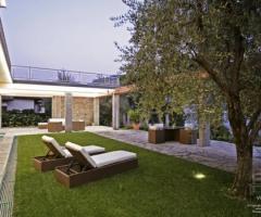 Particolare del giardino della location di matrimonio