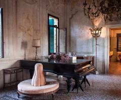 Villa Barchessa Valmarana - La raffinata Sala del Pianoforte
