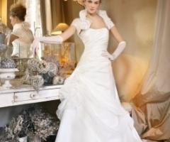 Vestito da sposa con coprispalle - Collezione La Magia del matrimonio d'inverno