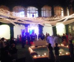 Ricevimento di matrimonio nel giardino della villa