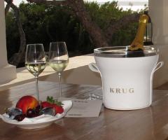 Dettaglio frutta e champagne