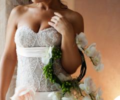Sposa con bouquet