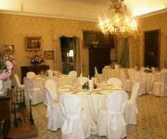 Mise en place per matrimonio in una stupenda sala di Villa Martorana Genuardi