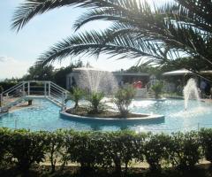 Villa Provvy - Sala ricevimenti con piscina