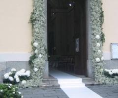 Addobbi floreali per la cerimonia di matrimonio in chiesa