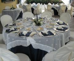 Allestimento tavoli per le nozze
