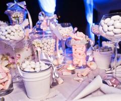 Il tavolo di degustazione dei confetti