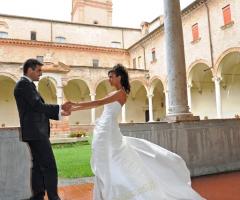 Foto sposi in cortile