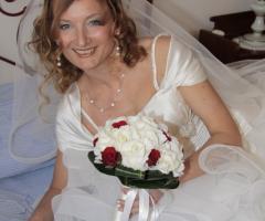 Sposa con bouquet