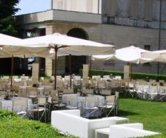 Ricevimento di matrimonio in giardino