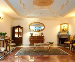 Antica Badia Relais Hotel - Una sala interna al palazzo