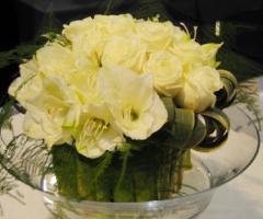 Centrotavola a tema realizzato con i colori delle nozze