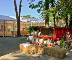 Matrimonio country in giardino