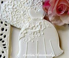 Biscotto decorato a forma di vestito da sposa