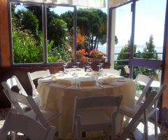 Tavolo allestito per matrimonio