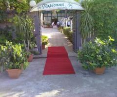 Ingresso a Villa Tropicana