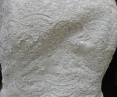 Particolare dell\'abito da sposa