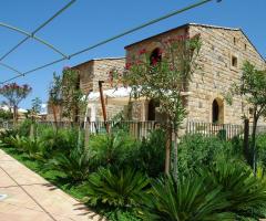 Esterno con parco dell'agriturismo per ricevimento di matrimonio Turismo Rurale Cefalù