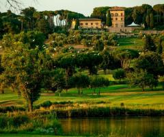 La Club House vista dai campi da golf
