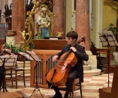 Bouquet Quartet - Violoncellista in azione