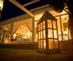 COCO - Beach Club & Eventi di Classe - Allestimento con lanterne per il ricevimento di matrimonio