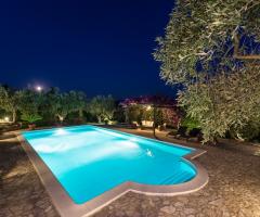 La piscina illuminata - Villa Floridia