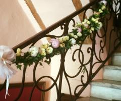 Vivaio Nicola Antonio Giraudi - Allestimento vintage con peonie, rose e lisianthus