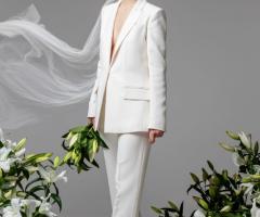 La Nuova Sartoria . Tale Couture. abito da sposa mod. Irene tailleur con pantalone