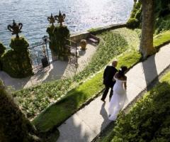 La sposa raggiunge il luogo del rito