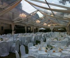 Gazebo trasparente per il matrimonio