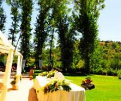 Agriturismo Savoca - Allestimento all'esterno del banchetto nuziale