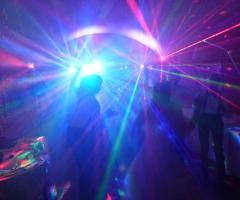 Festa con laser e macchina per nebbia - Pink Panther dj service festa