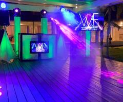 Illumina la pista con i nostri giochi di luce e rendi unico il tuo matrimonio. WAE We Are Everything
