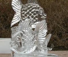 Scultura di ghiaccio a forma di pesce