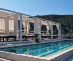 Lo Zefiro - Location con terrazza e piscina