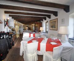 L'interno del ristorante per matrimoni a Noli