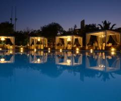 Villa Torre Rossa - Gazebo allestiti a bordo piscina per il matrimonio